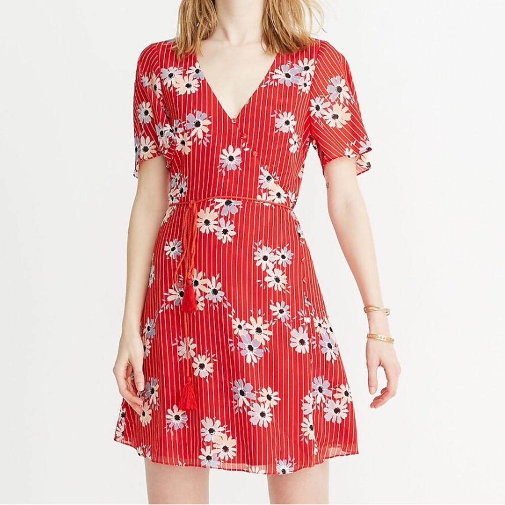 Madewell Button-Wrap Dress in Daisy Society
